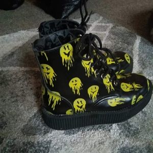 Dolls Kill boots size 6